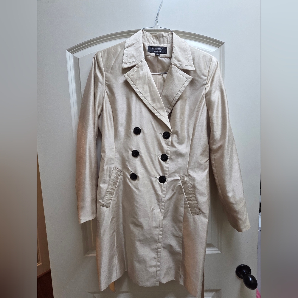 Larry Levine Tan Trench Coat with Belt and Epaulettes